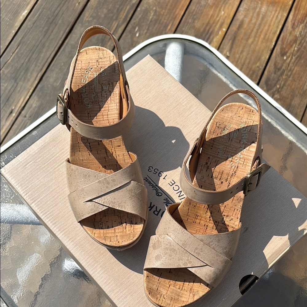 Kork-Ease Beige Sandals with Cork Footbed